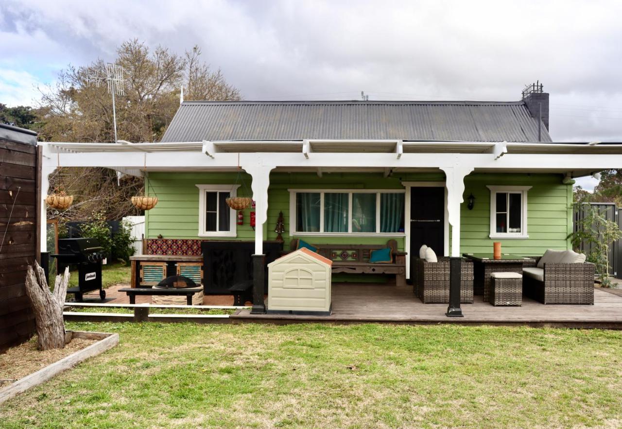 Clover Cottage Uralla Exterior photo