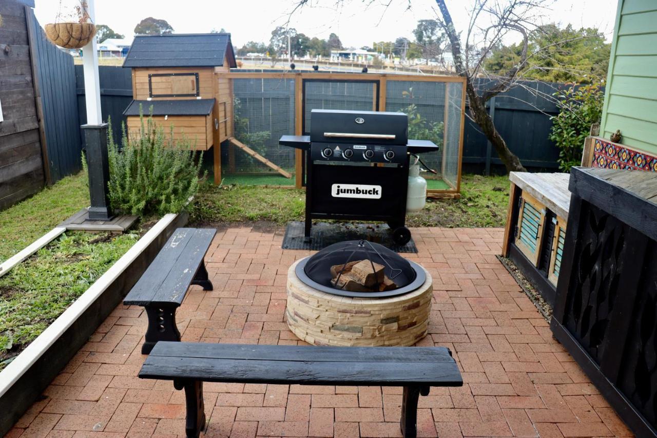 Clover Cottage Uralla Exterior photo